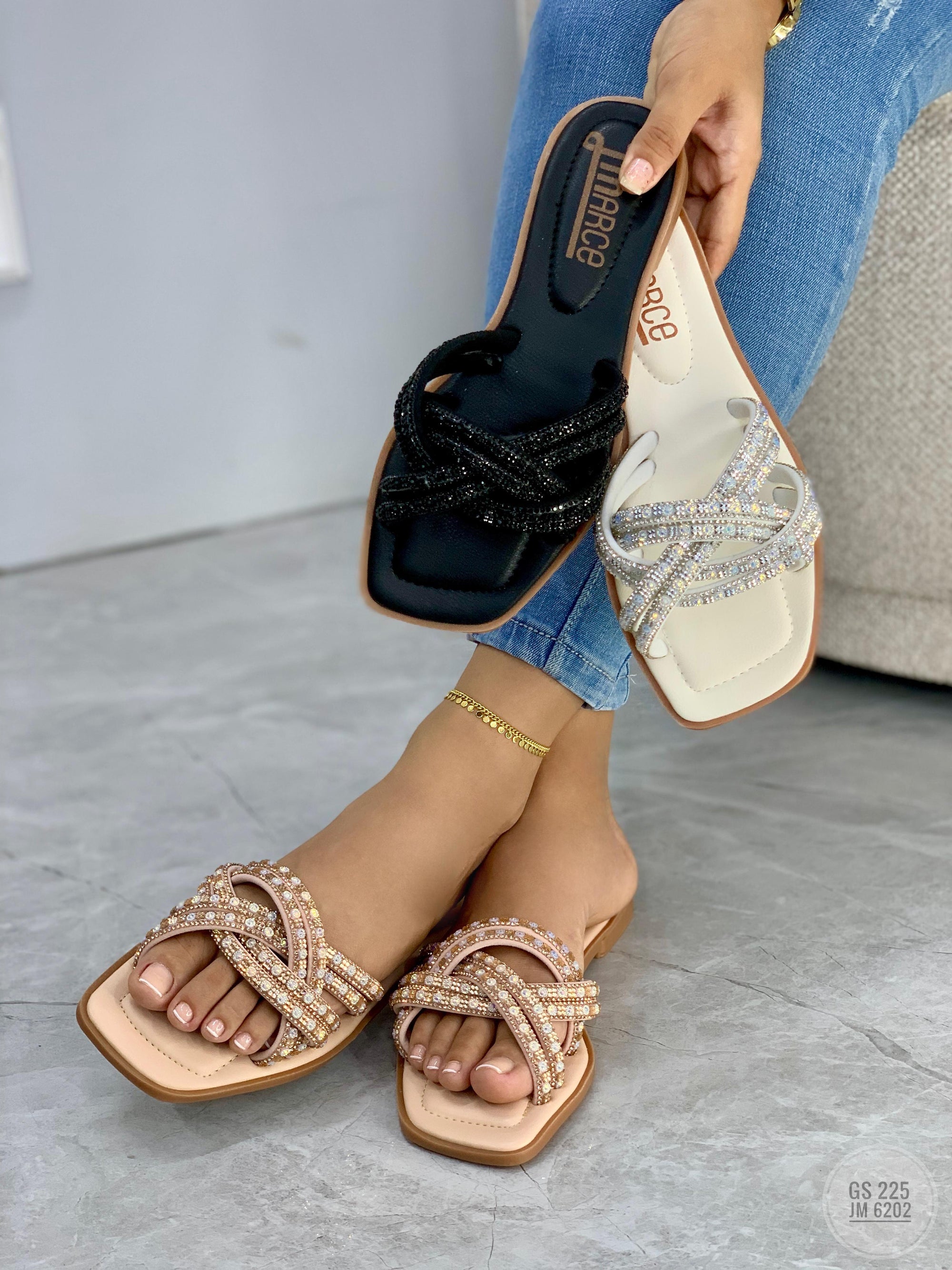 Sandalia plana