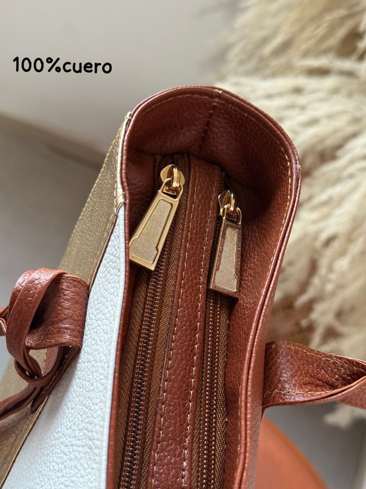 Cartea de Cuero