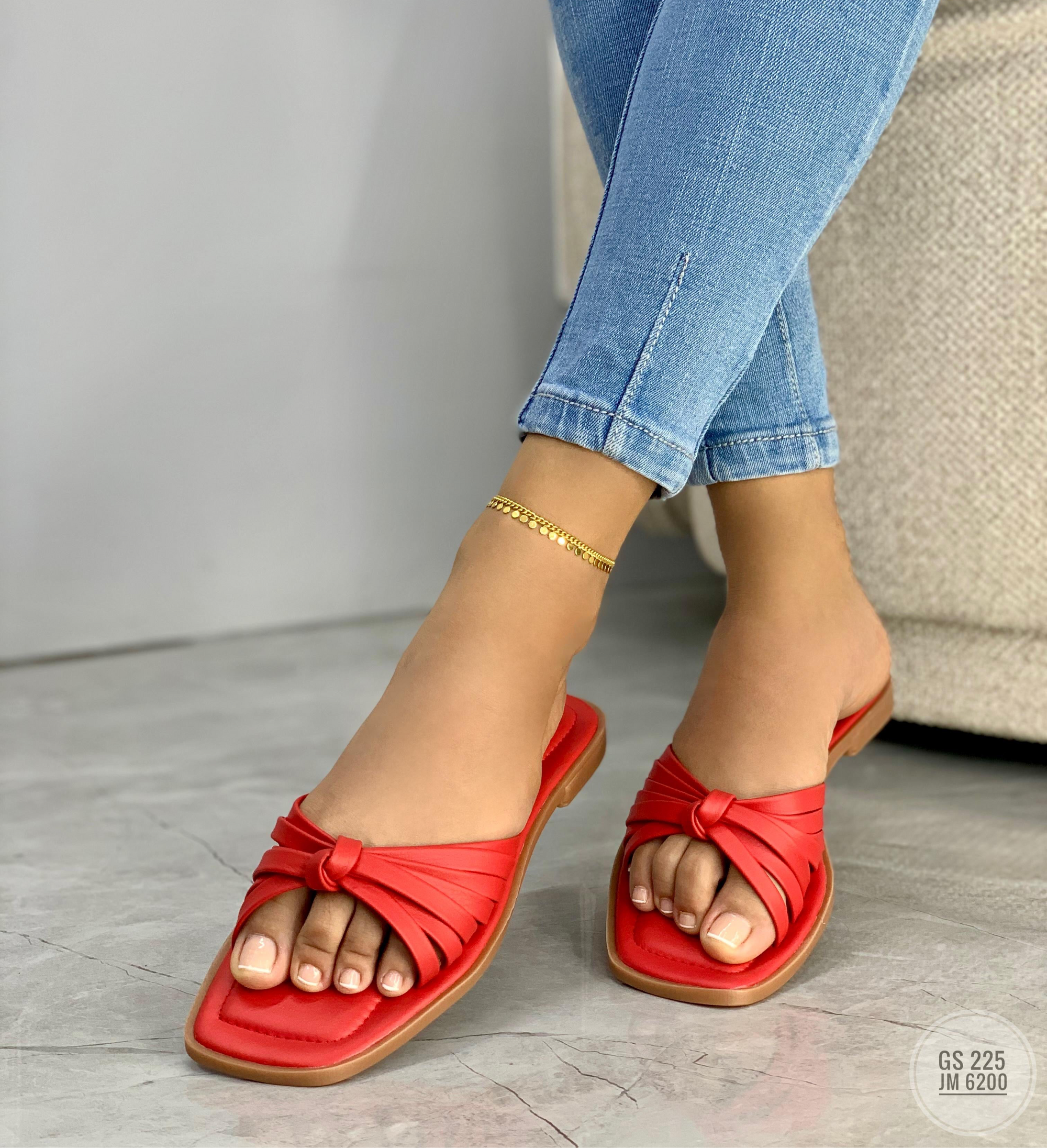 Sandalia plana
