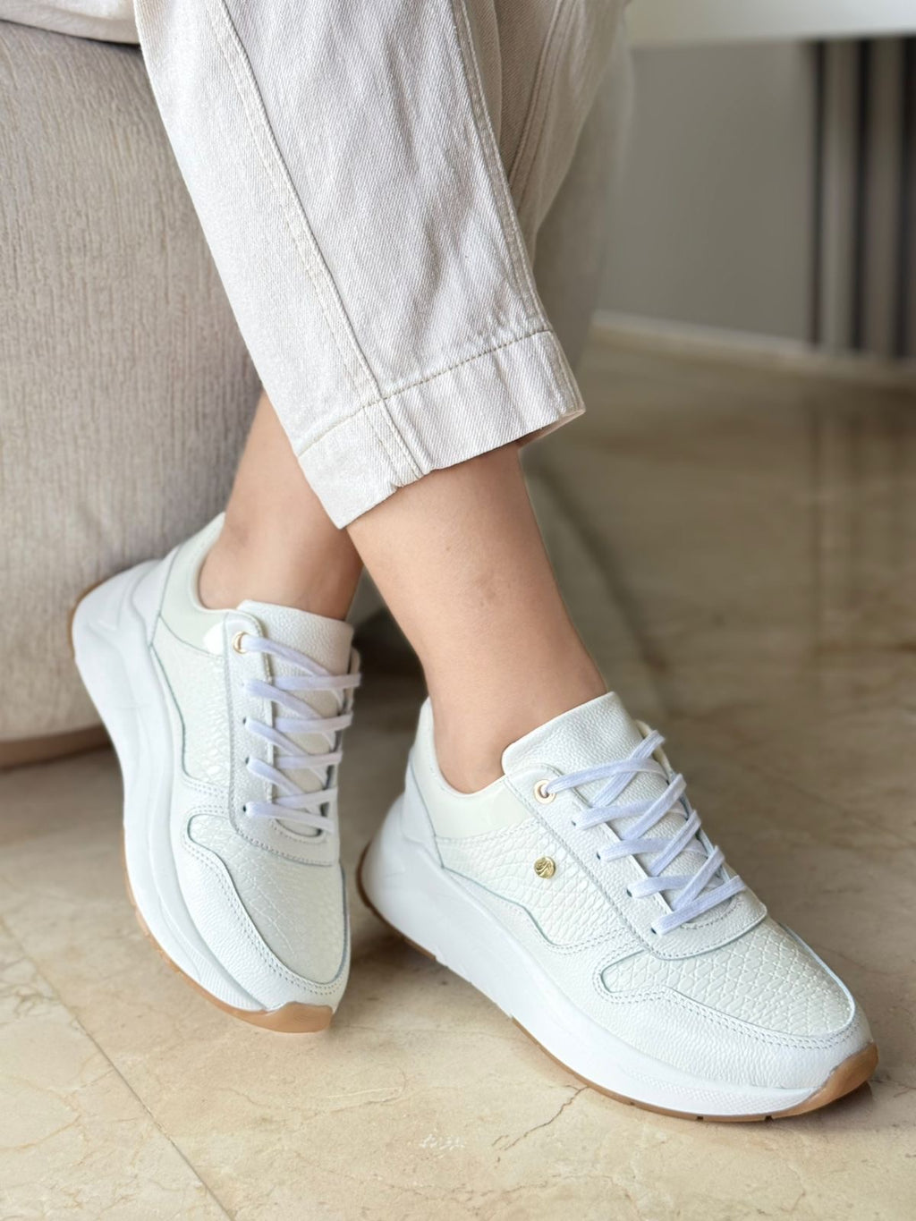 Cuero Lola
