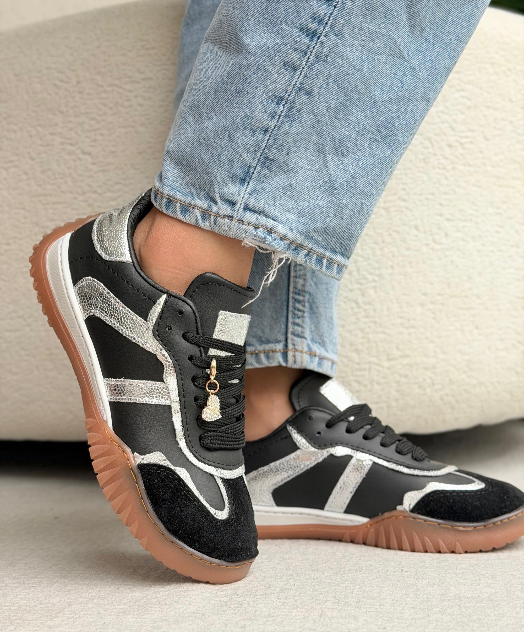 LV