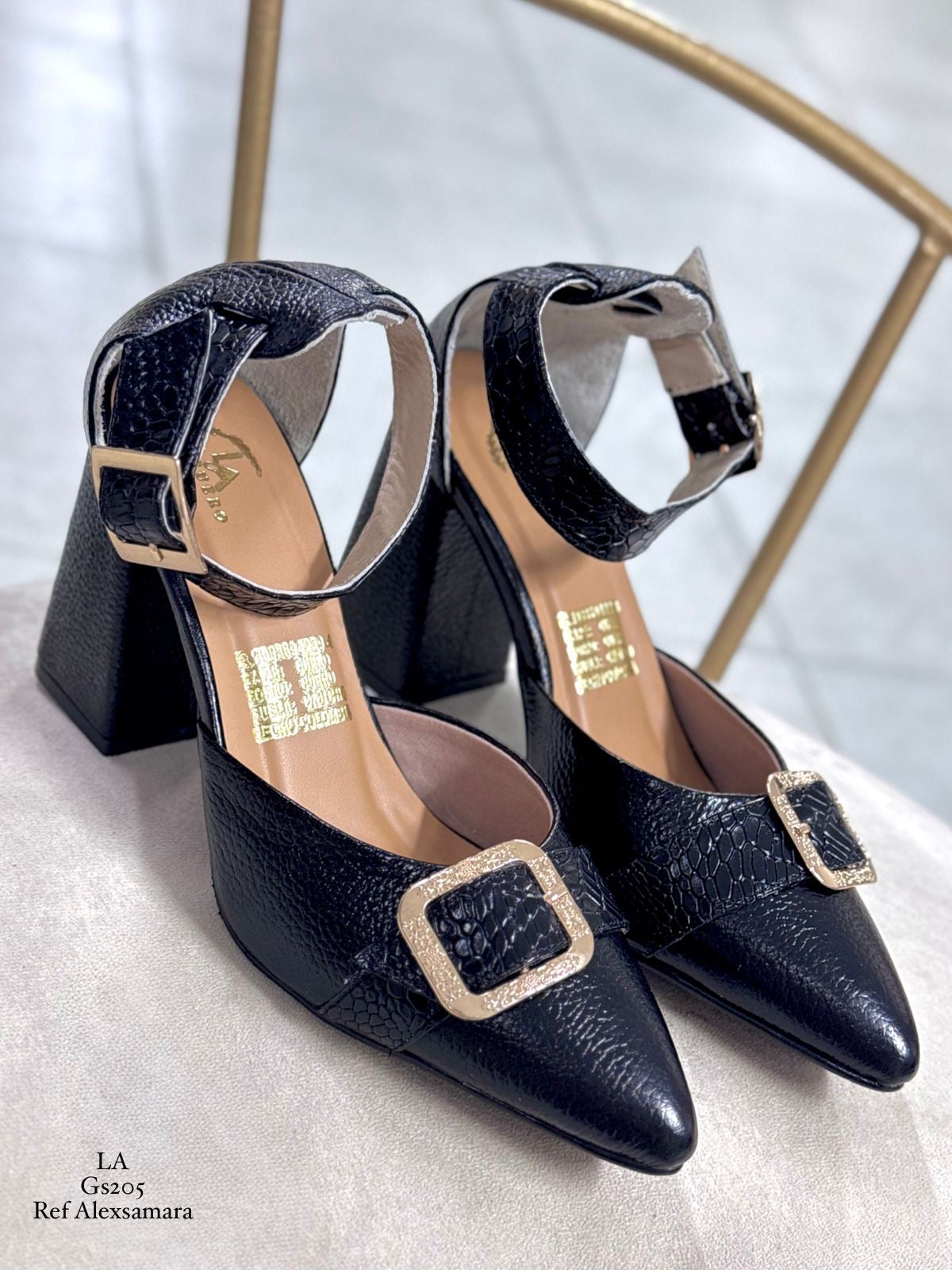 Tacón Cuadrado Cuero