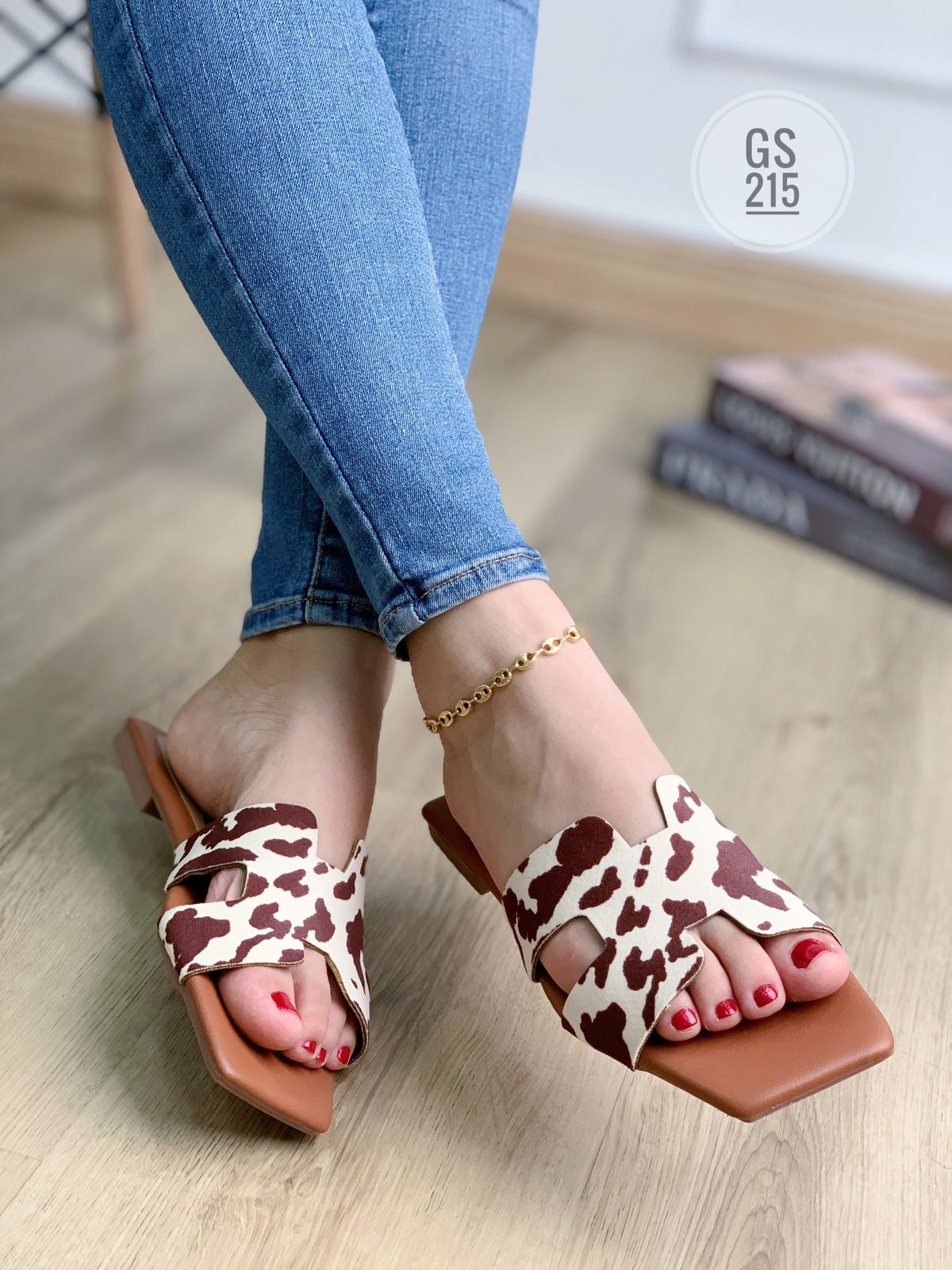 Sandalia plana